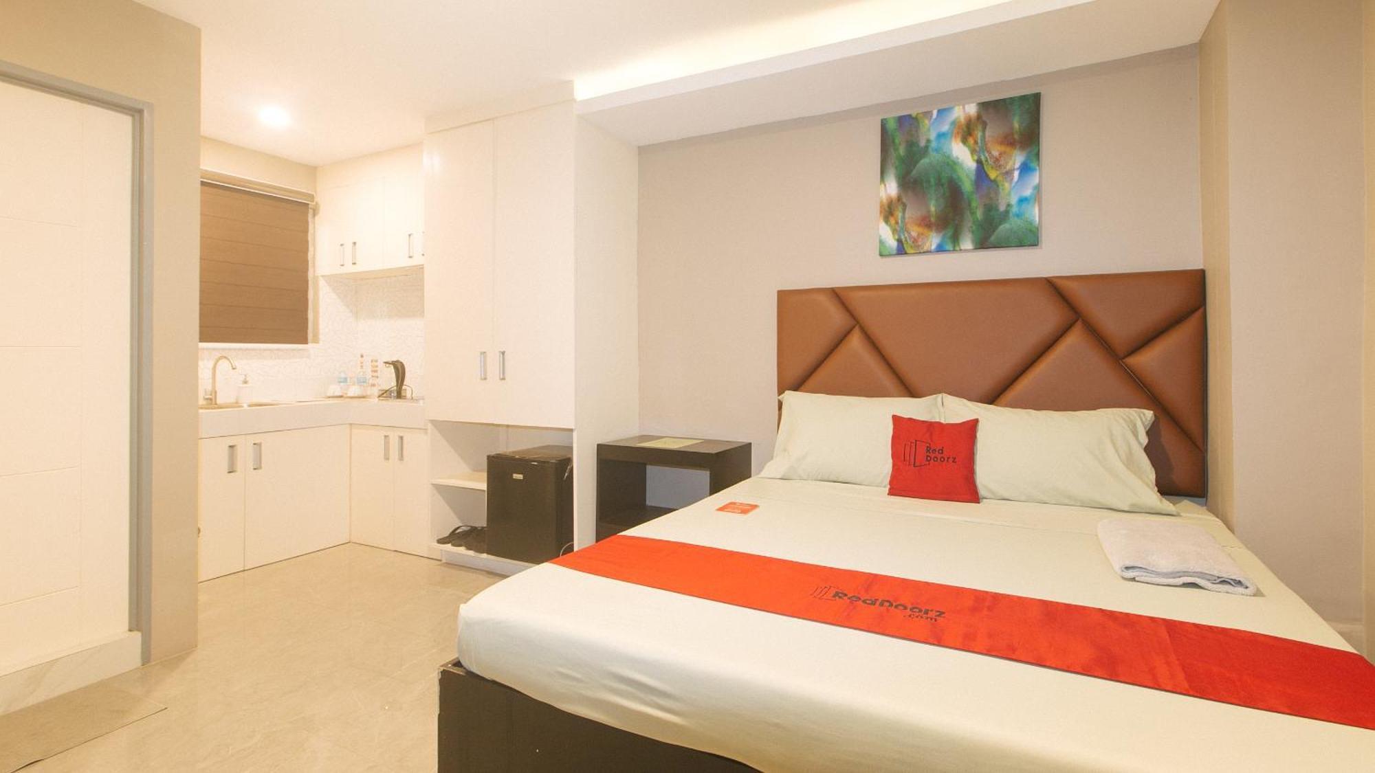 Reddoorz Plus At Seventy Five Inn Near Manila Airport Paranaque City Екстериор снимка