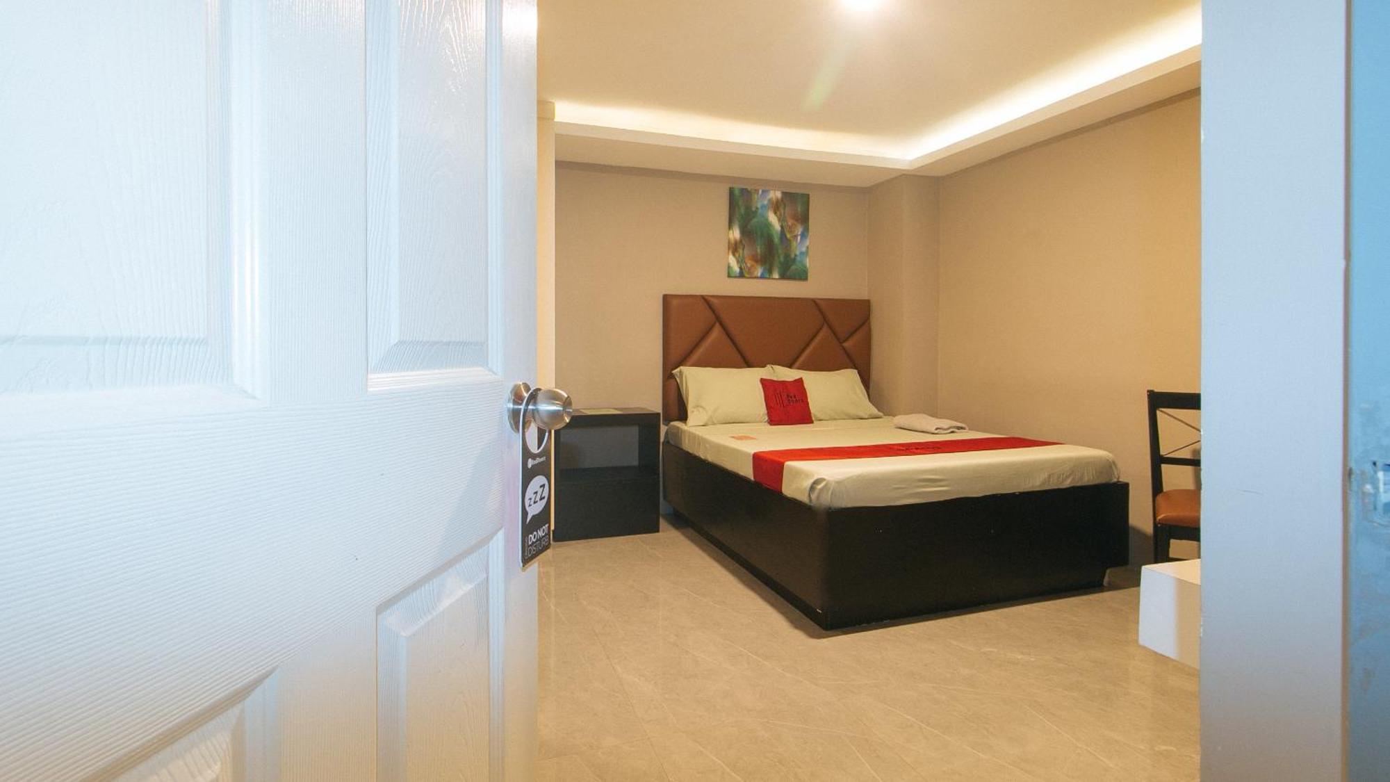 Reddoorz Plus At Seventy Five Inn Near Manila Airport Paranaque City Екстериор снимка