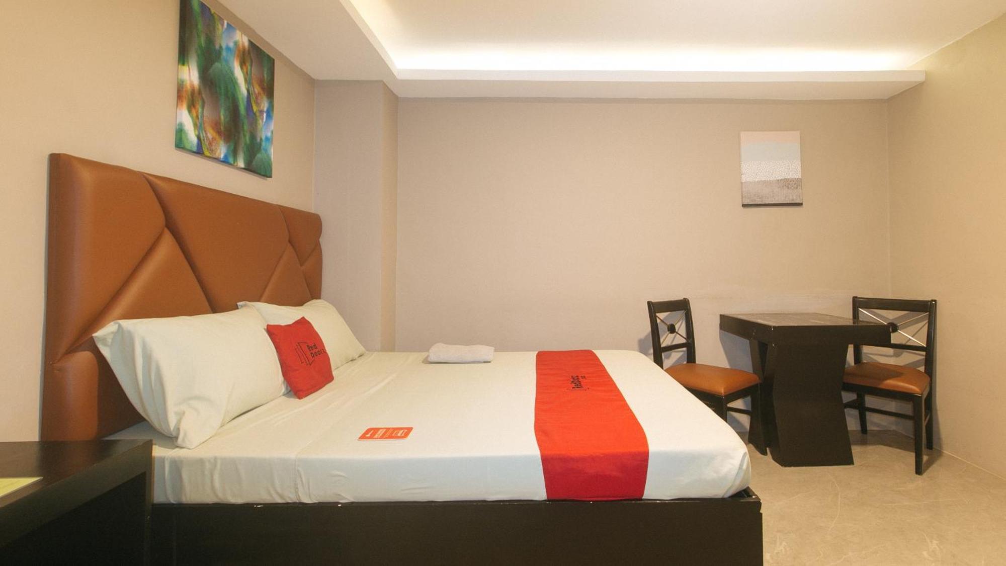 Reddoorz Plus At Seventy Five Inn Near Manila Airport Paranaque City Екстериор снимка