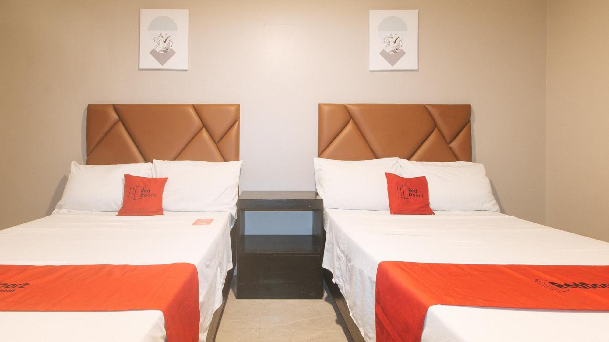 Reddoorz Plus At Seventy Five Inn Near Manila Airport Paranaque City Екстериор снимка