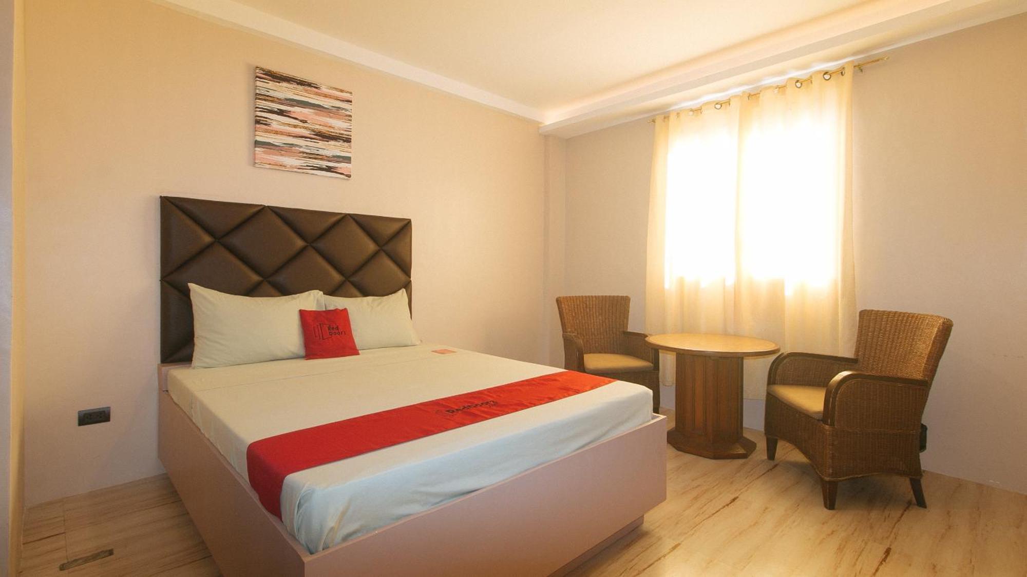 Reddoorz Plus At Seventy Five Inn Near Manila Airport Paranaque City Екстериор снимка