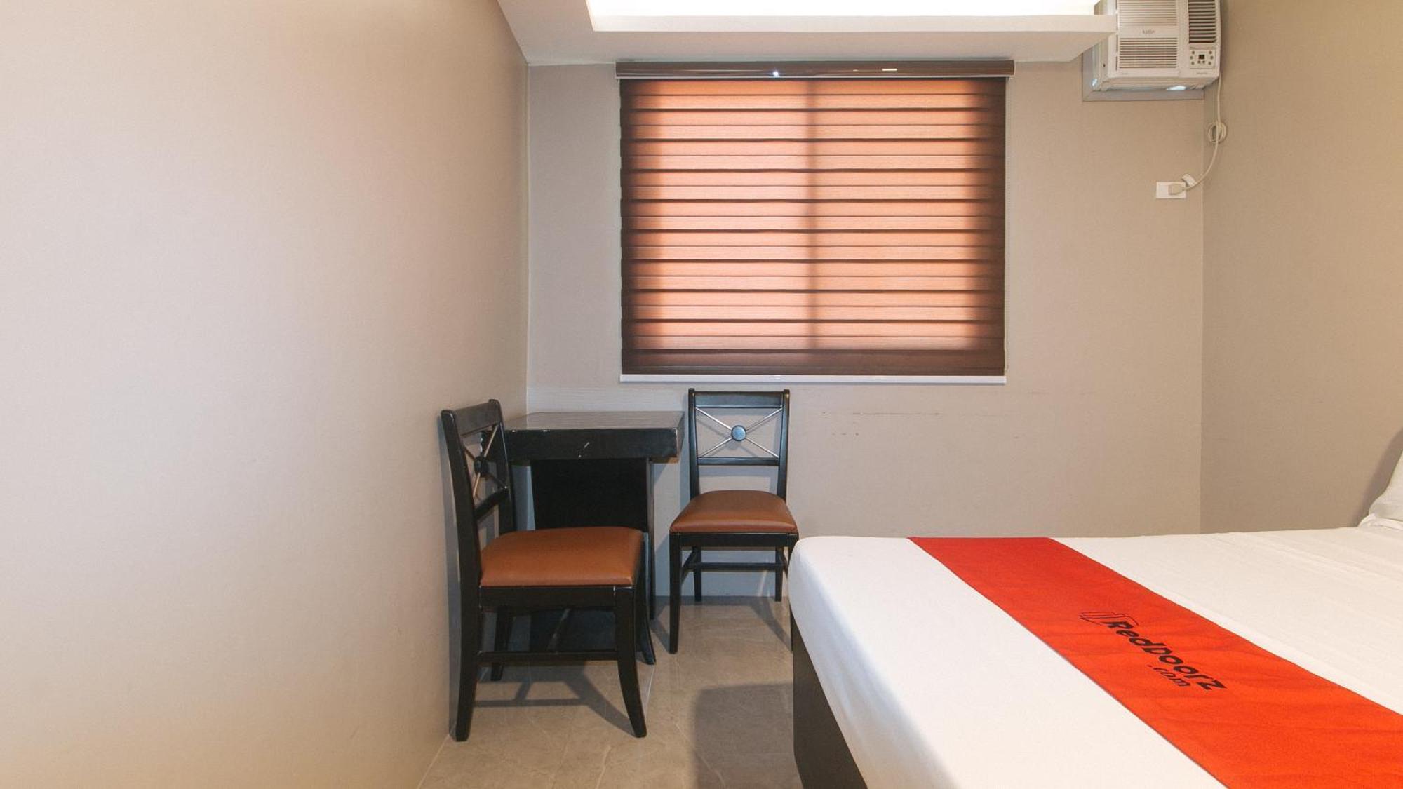 Reddoorz Plus At Seventy Five Inn Near Manila Airport Paranaque City Екстериор снимка