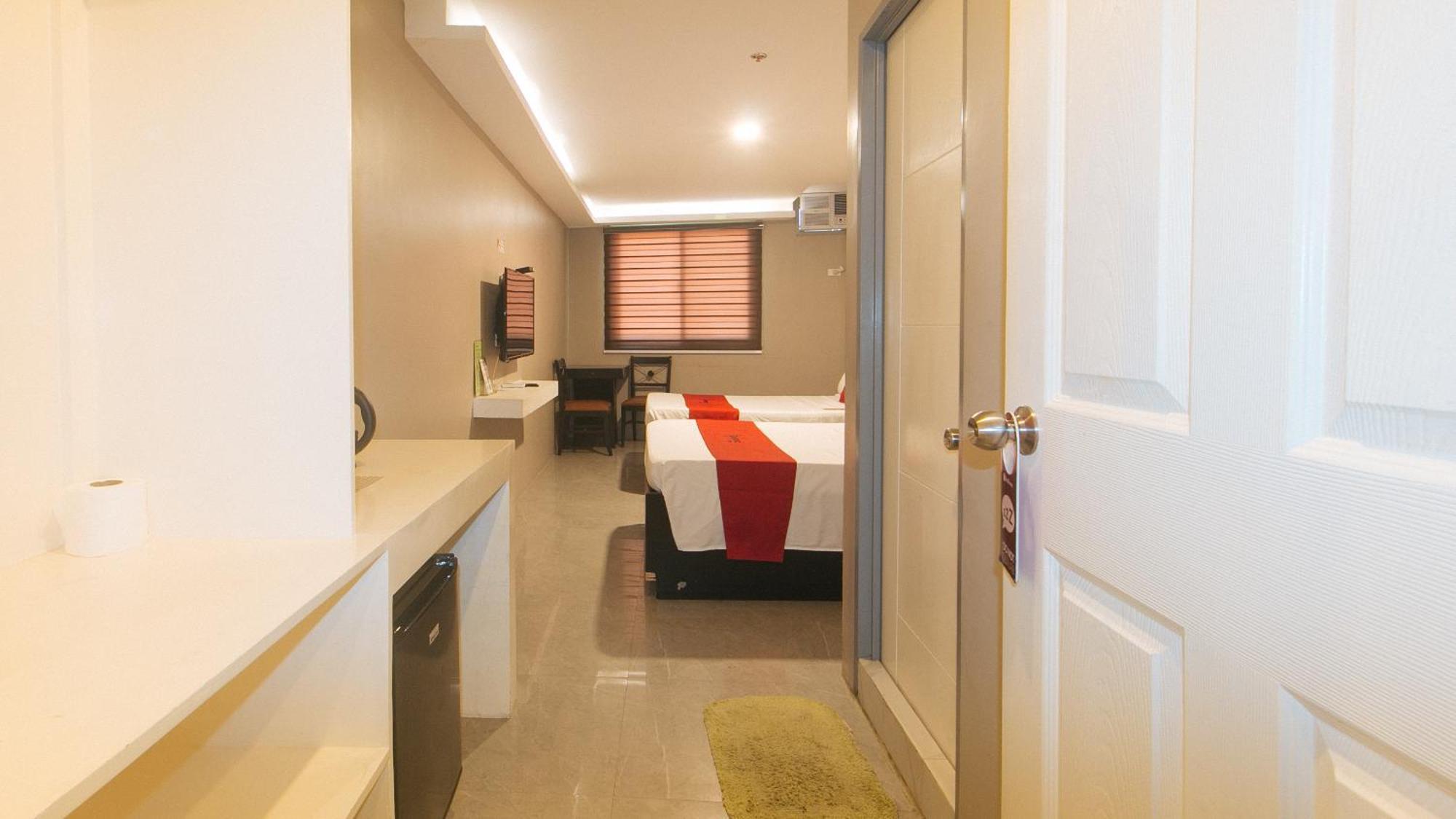 Reddoorz Plus At Seventy Five Inn Near Manila Airport Paranaque City Екстериор снимка
