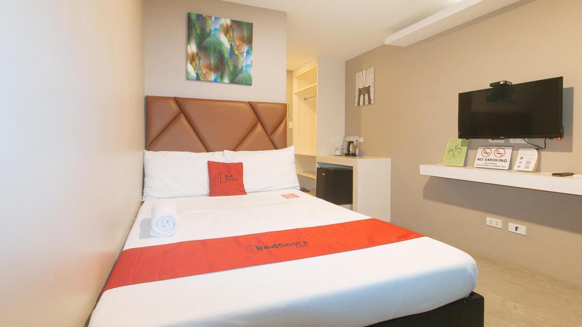 Reddoorz Plus At Seventy Five Inn Near Manila Airport Paranaque City Екстериор снимка