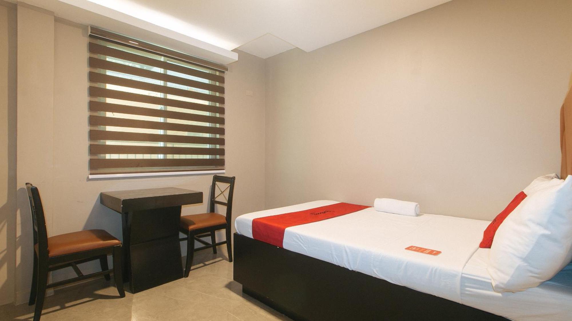 Reddoorz Plus At Seventy Five Inn Near Manila Airport Paranaque City Екстериор снимка