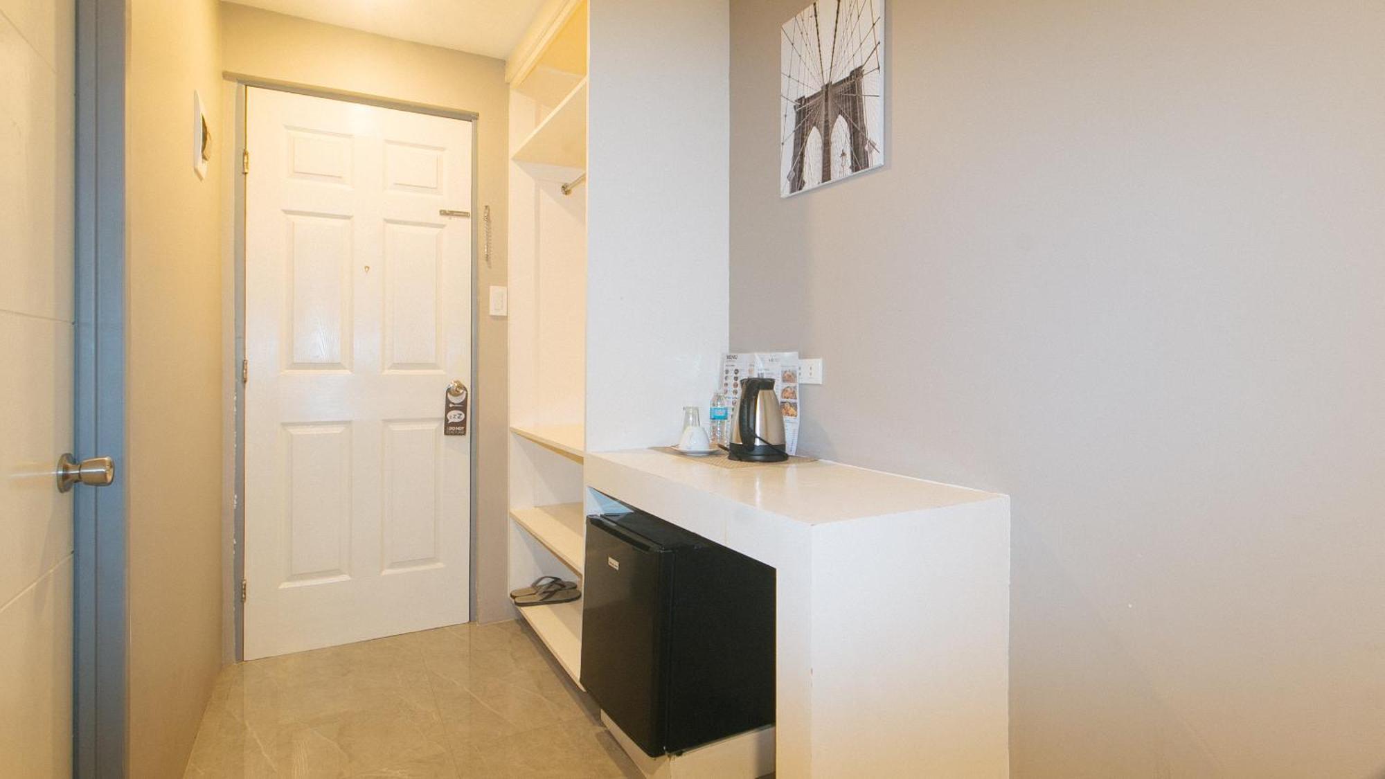 Reddoorz Plus At Seventy Five Inn Near Manila Airport Paranaque City Екстериор снимка