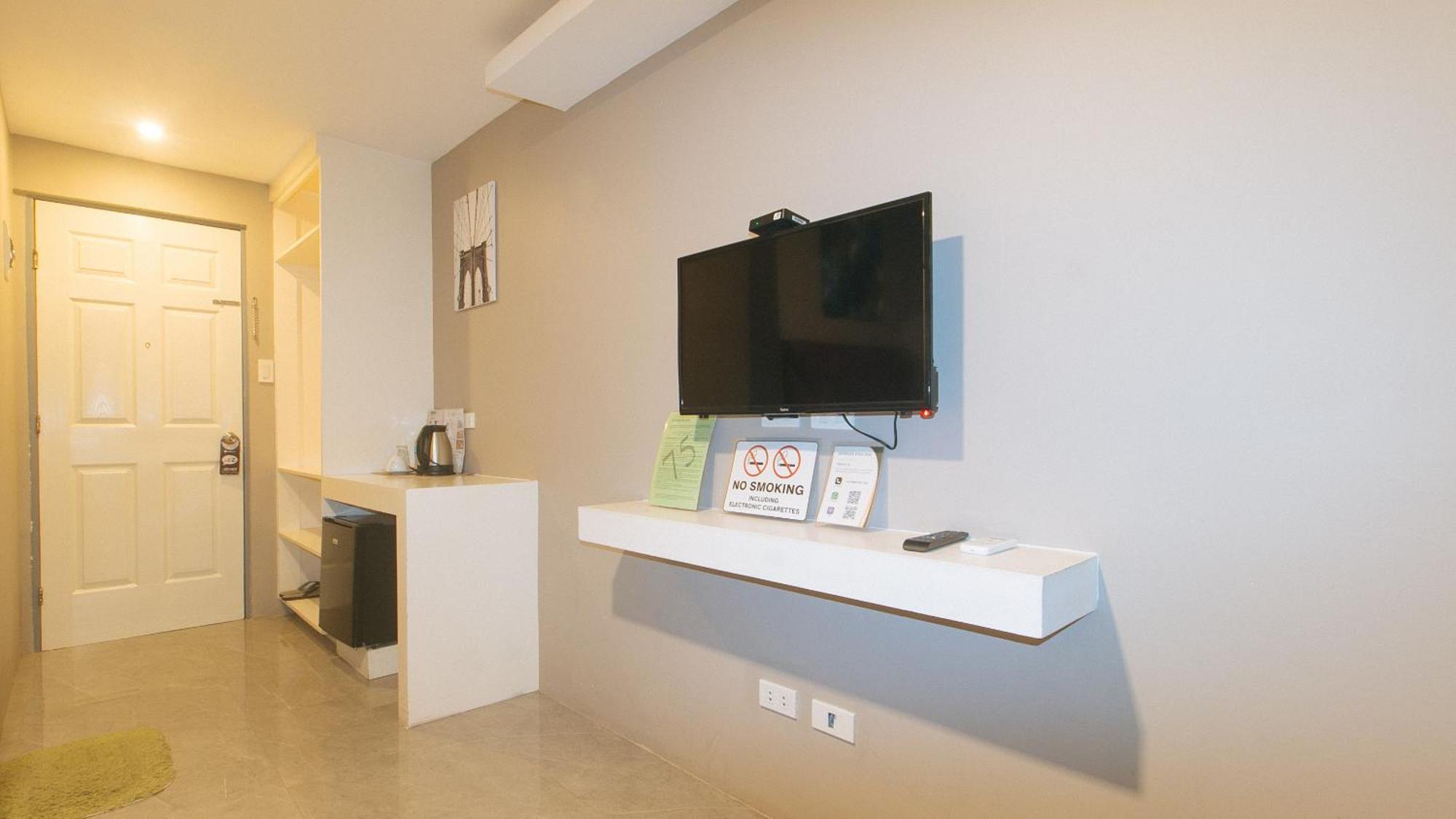 Reddoorz Plus At Seventy Five Inn Near Manila Airport Paranaque City Екстериор снимка