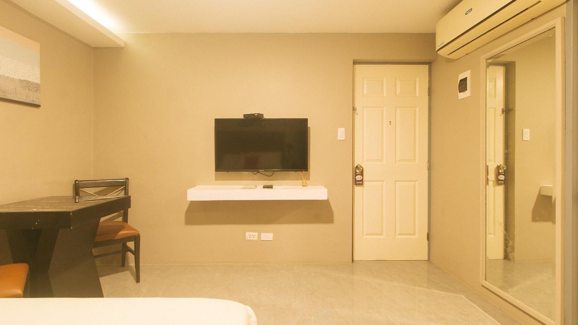 Reddoorz Plus At Seventy Five Inn Near Manila Airport Paranaque City Екстериор снимка